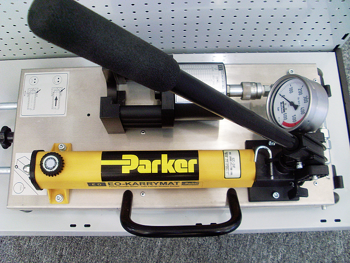 泉州天益機電供應銷售PARKER工業(yè)流體產品221-230